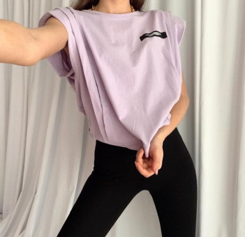 Tricou cu umeri oversized