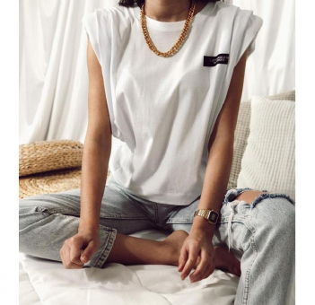 Tricou cu umeri oversized